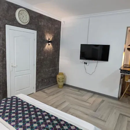 Happy House - Cosy Apartment With Private Pool And Walking Distance To Blue Bay Beach Exterior photo