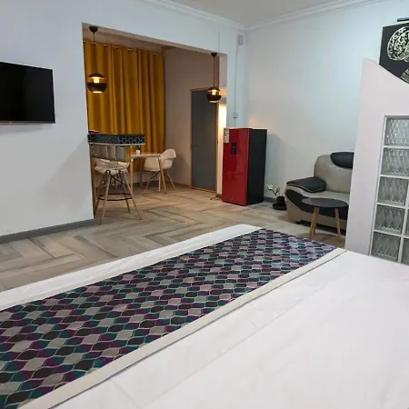 Happy House - Cosy Apartment With Private Pool And Walking Distance To Blue Bay Beach Exterior photo