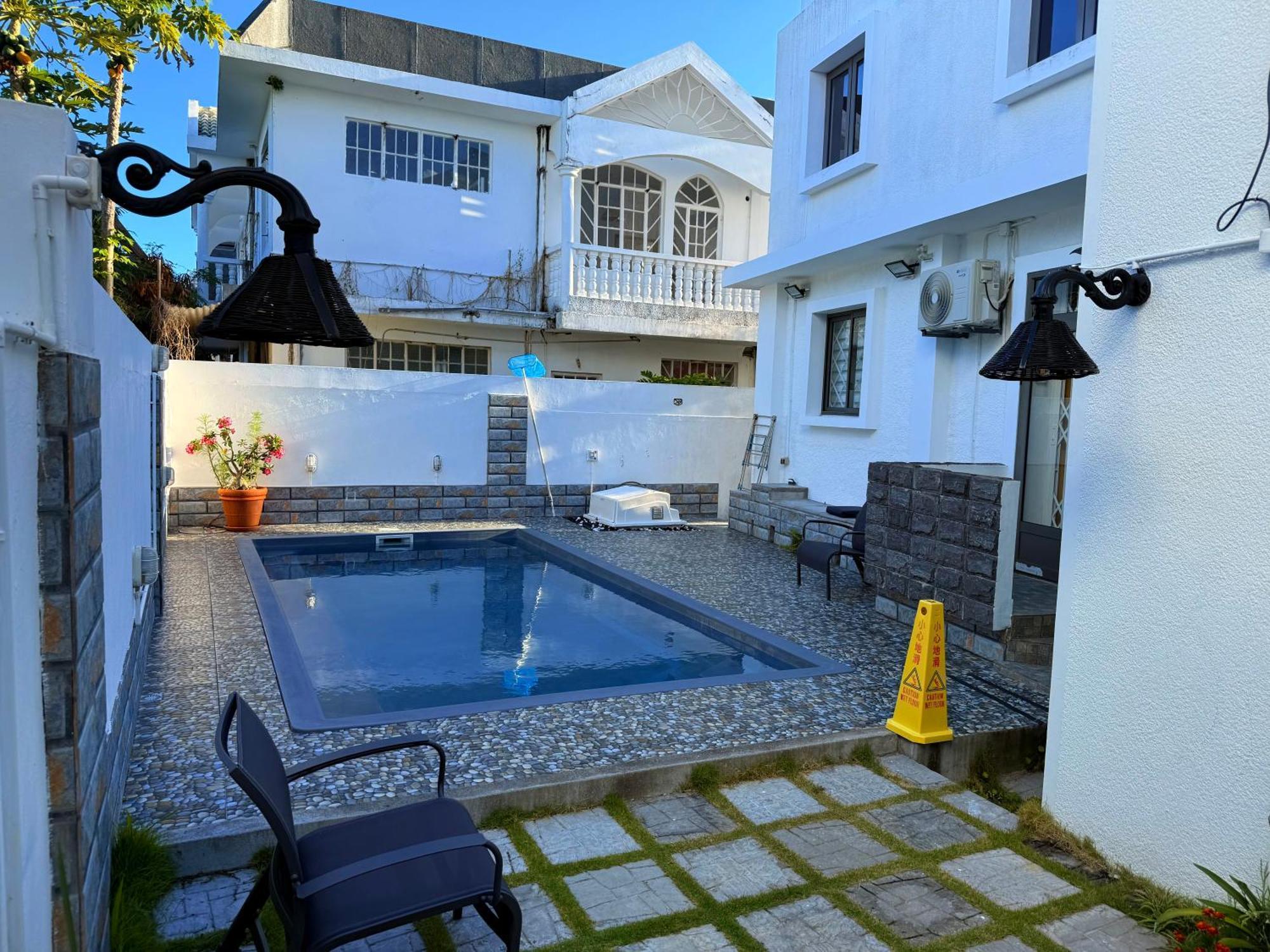 Happy House - Cosy With Private Pool And Walking Distance To *