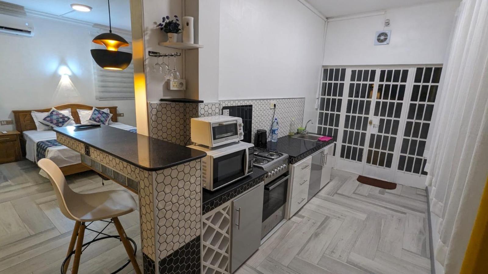 Happy House - Cosy With Private Pool And Walking Distance To Blue Bay